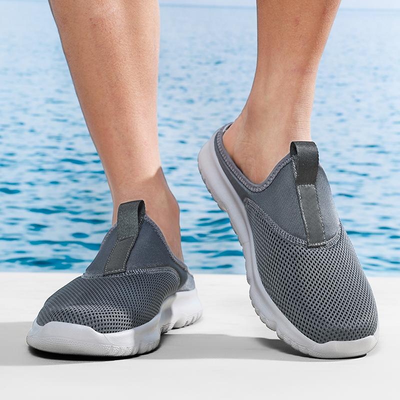 Fashion Men Slippers Summer Breathable Home Indoor Slippers Men Thick Bottom Slides Fashion Couple Walking Shoes Plus Size 36-48