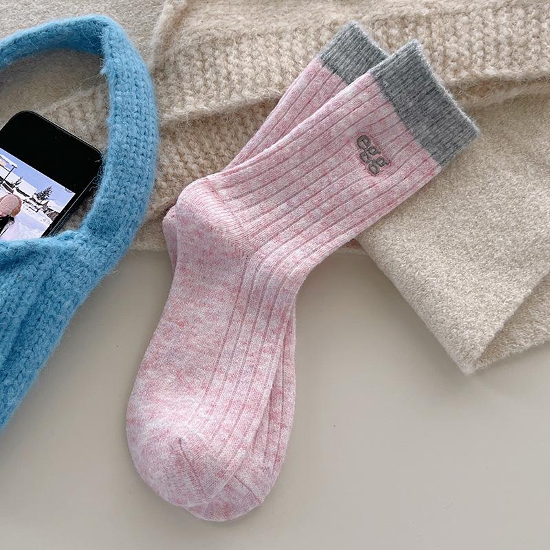 Season Socks Color Matching Medium Tube Socks Fleece Thickened Warm Wool Socks Embroidered Letters Retro Stacking Socks Women