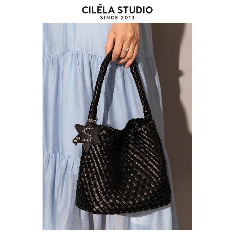 New champagne gold hand-woven tote bag women's large-capacity fashion leisure bag commuter shoulder bag