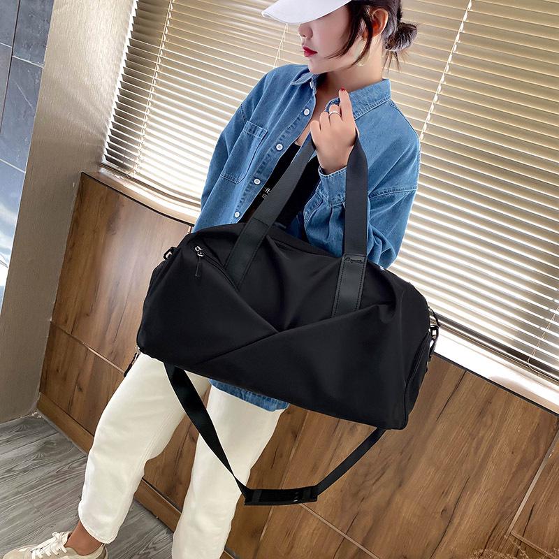 Women's Large Capacity Gym Bag with Wet/Dry Separation - Perfect for Short Trips and Casual Sports Activities