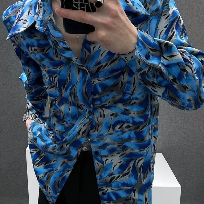 

Men Trendy Long Sleeve Ice Silk Floral Shirt Ins Design Large Pointed Collar Shoulder Pad Drape Striped Printed M синий