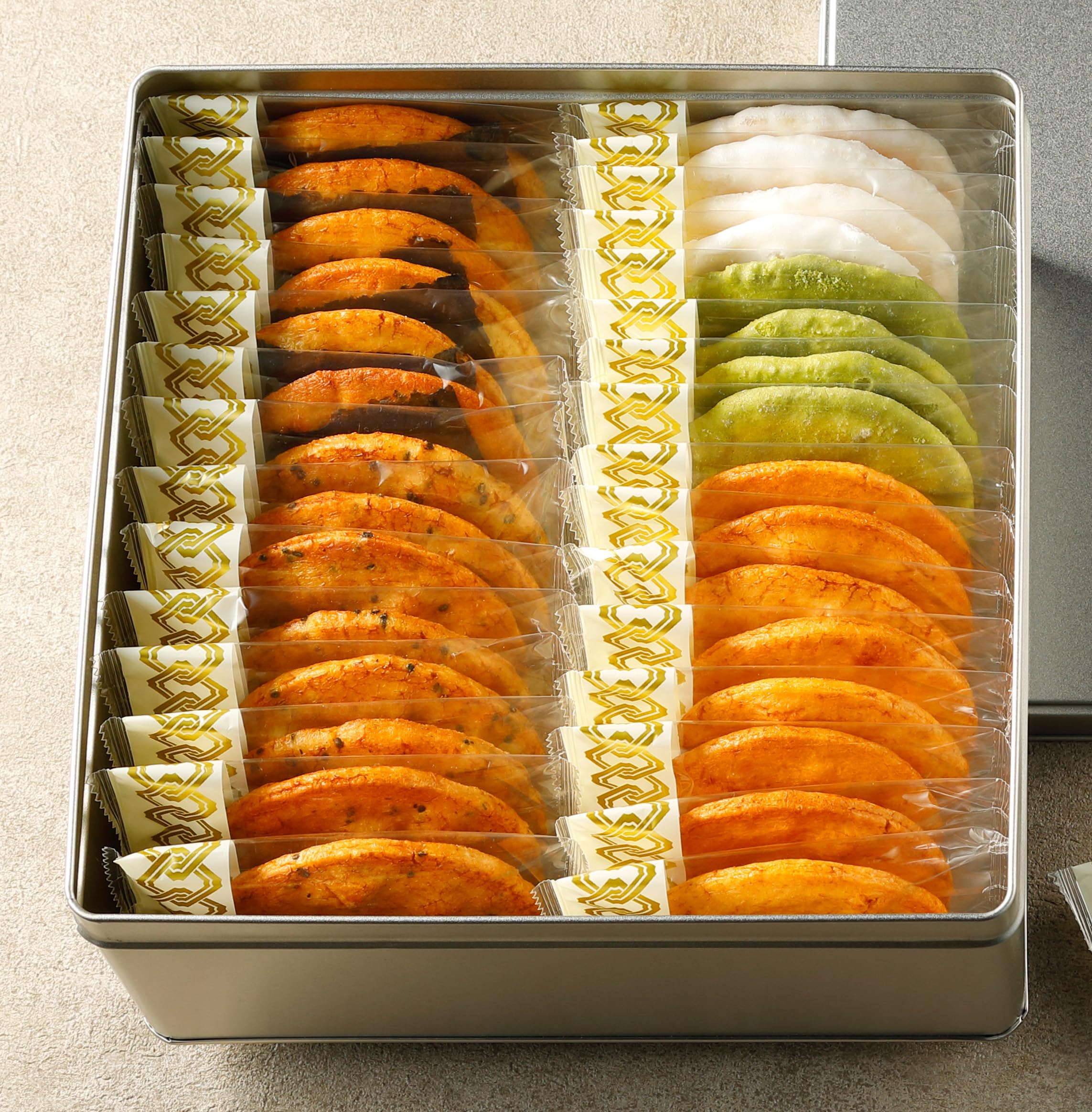 

Рисовые крекеры Soka 5 Включает сумку-тоут Идеально в качестве подарка или поштучно Рисовые крекеры Kagaya (30 штук, вкусы) - мешок. сувенир. завернутый. Крекеры.