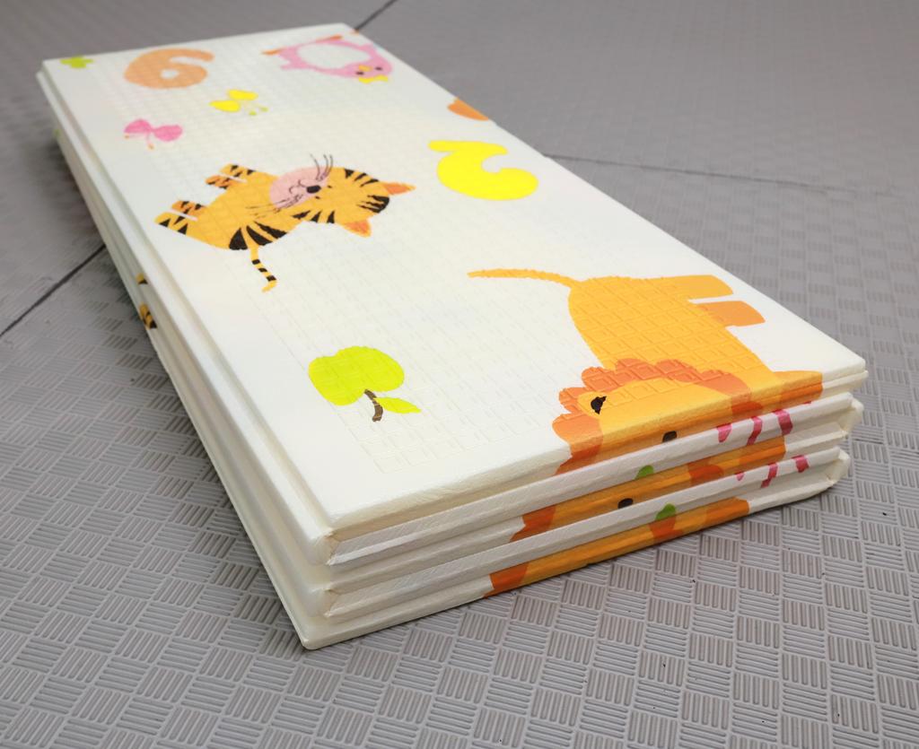 folding mat 150x180x1cm - monkeys/ giraffe