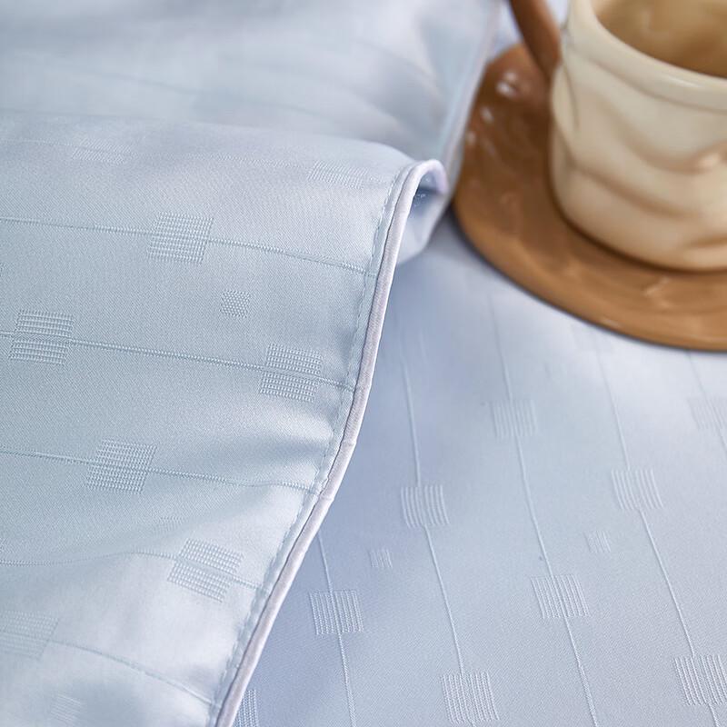 Bergmann Verona Silver Jacquard Silk Quilt