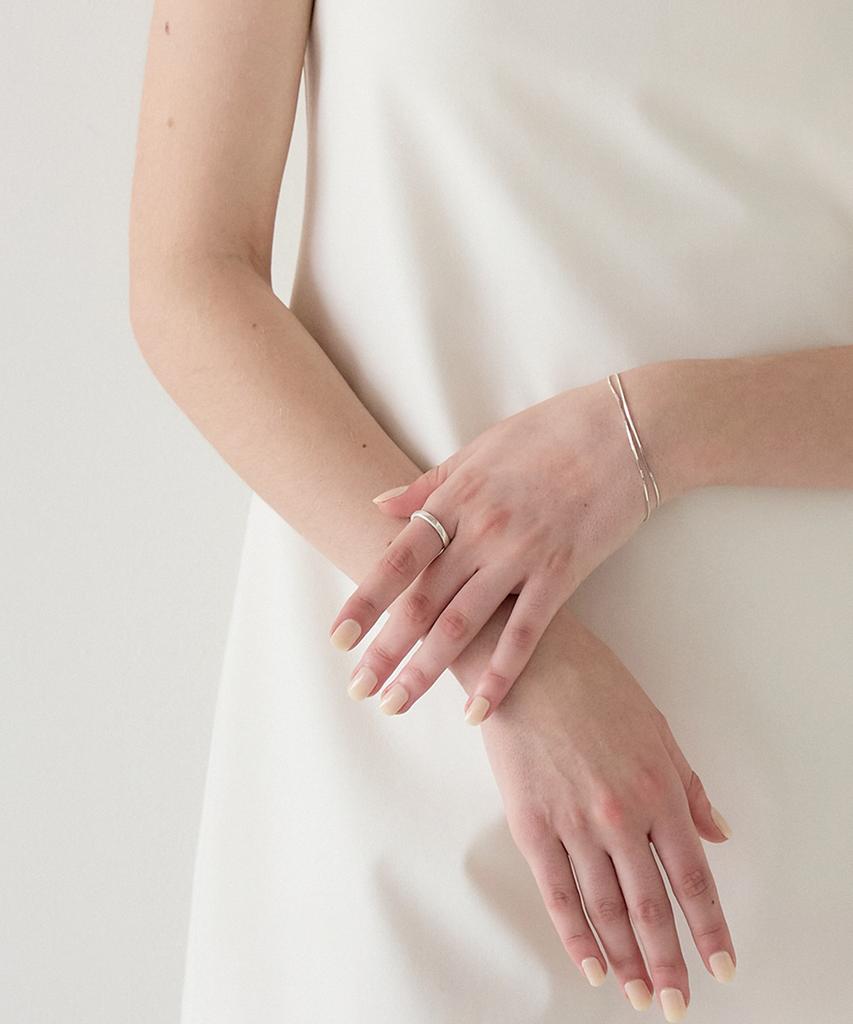 Aphrose Trace Line Ring