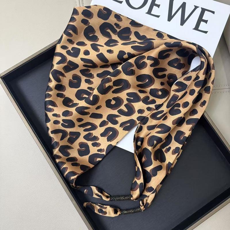 

Korean Style Soft Satin Triangle Scarf - Spring/Autumn Women s Silky Neck Protection Shawl 115