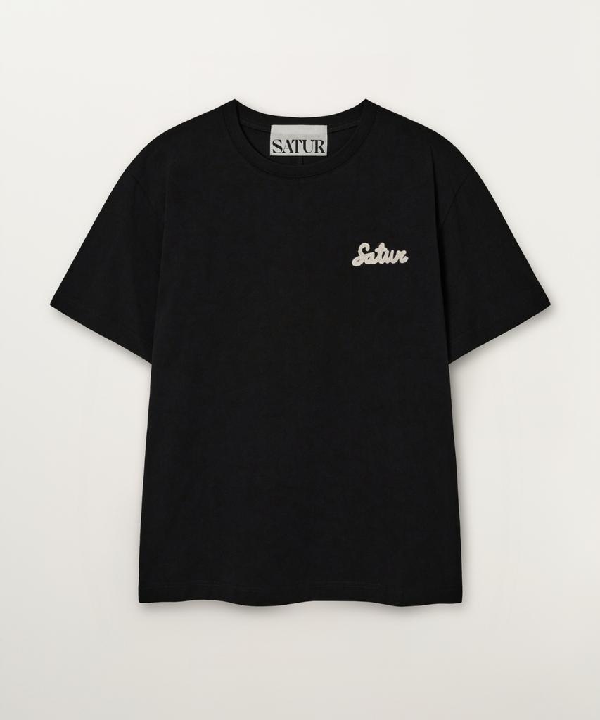 Seteo Flowing Small Logo Short Sleeve T-Shirt Black