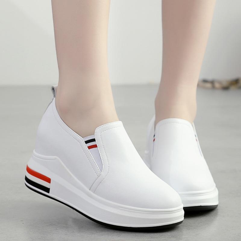 Frühling, Sommer und Herbst Damenschuhe neue dicke Sohle Keilabsatz Innenabsatz Absatz Einzelne Schuhe kleine weiße Schuhe Damen Low-Top Freizeit-Sportschuhe