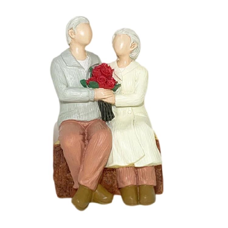 Romantics Loving Elderly Couple Figurine Resins Anniversary Statue Valentines Day Figures Gift for Parent Grandparents