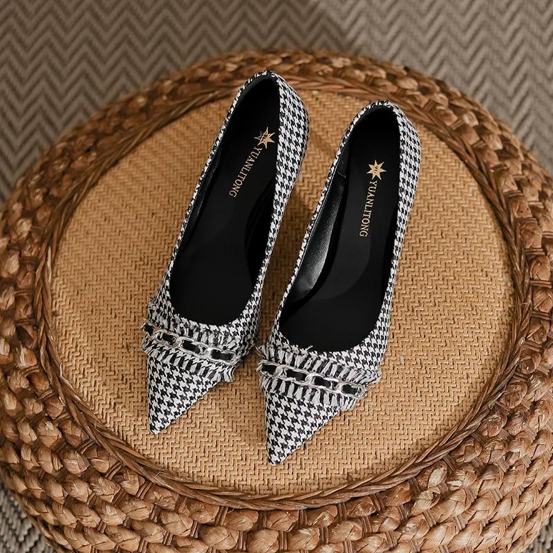 

Fashion Luxury High Heels Pointed Toe Formal Shoes Woman Retro Fashion Thousand Bird Lattice Thin Heels Elegant High Heels Banquets 35 чёрный