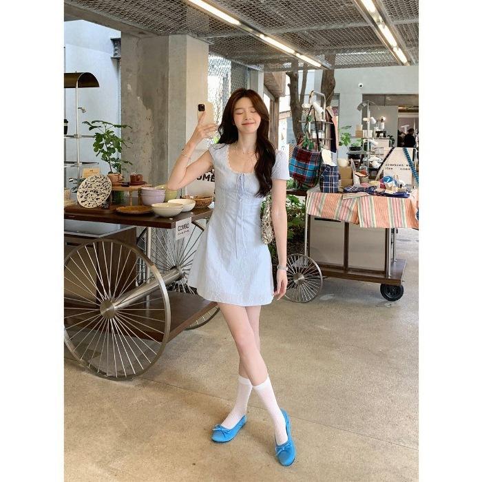[Soft blue and one water] High-intelligence lace splicing fake two-piece temperament waist dress knitted fabric