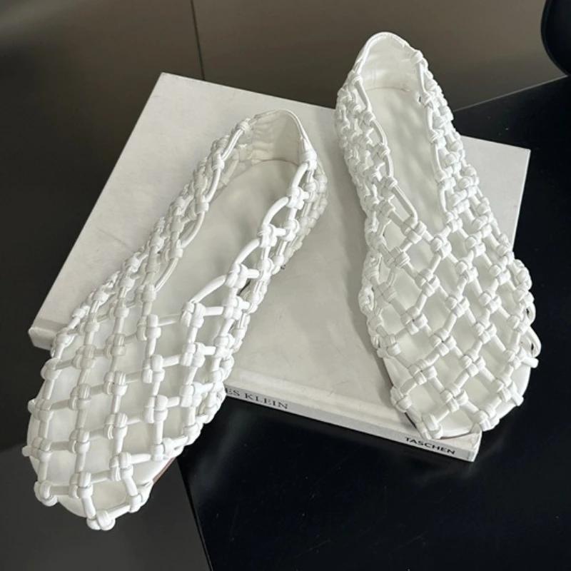 Fashion Breathable Mesh Woven Flat Sandals Women Fashion Round Toe Shallow Brand Designer Shoes Comfortable 35-43 Large Size Beach Shoes