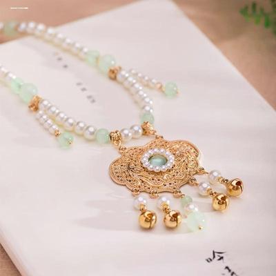 Ancient Heian Lock Pendant Children's Hanfu Necklace: Retro Chinese Style Girls' Accessory with Soft Tassel & Imitation Pearl.
