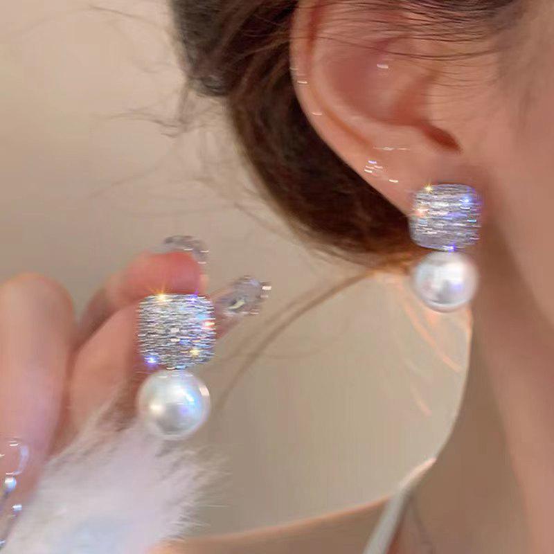 Korean Elegant Pearl Stud Earrings for Women: Versatile, High-Class Style Jewelry