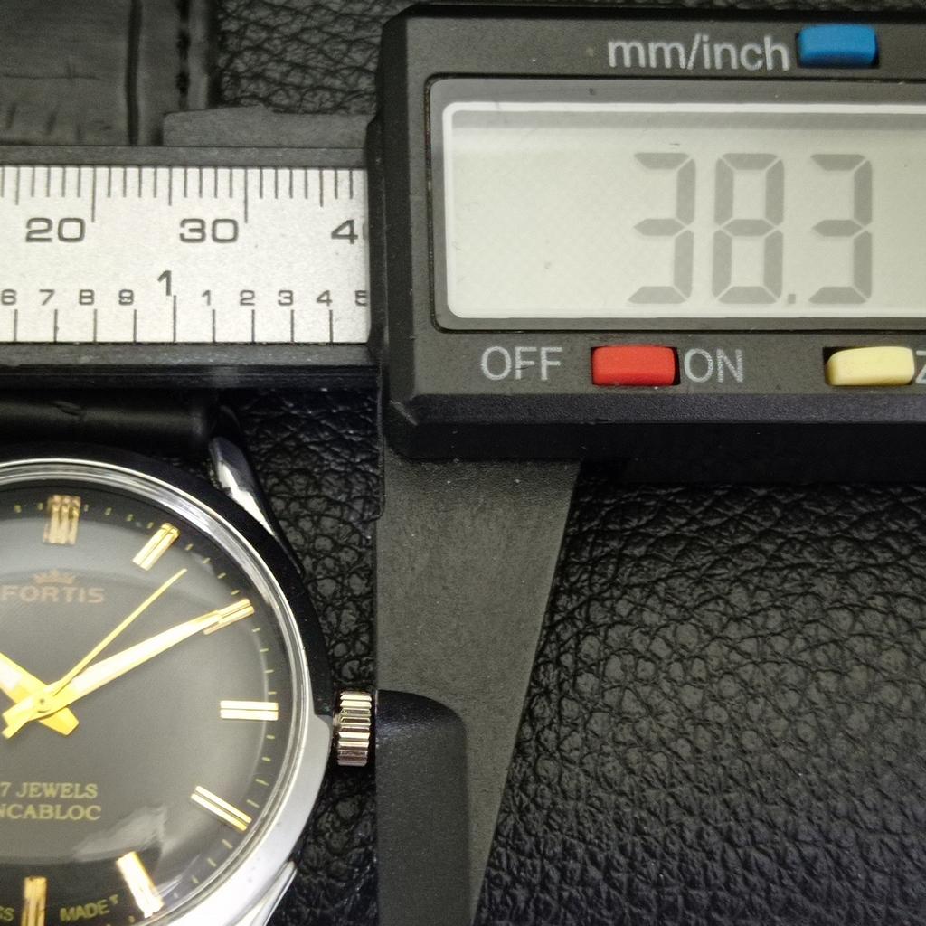SWISS VINTAGE HAND-WINDING MENS REFURBISHED BLACK COLOR DIAL WATCH a701049-5 R205a-a701049