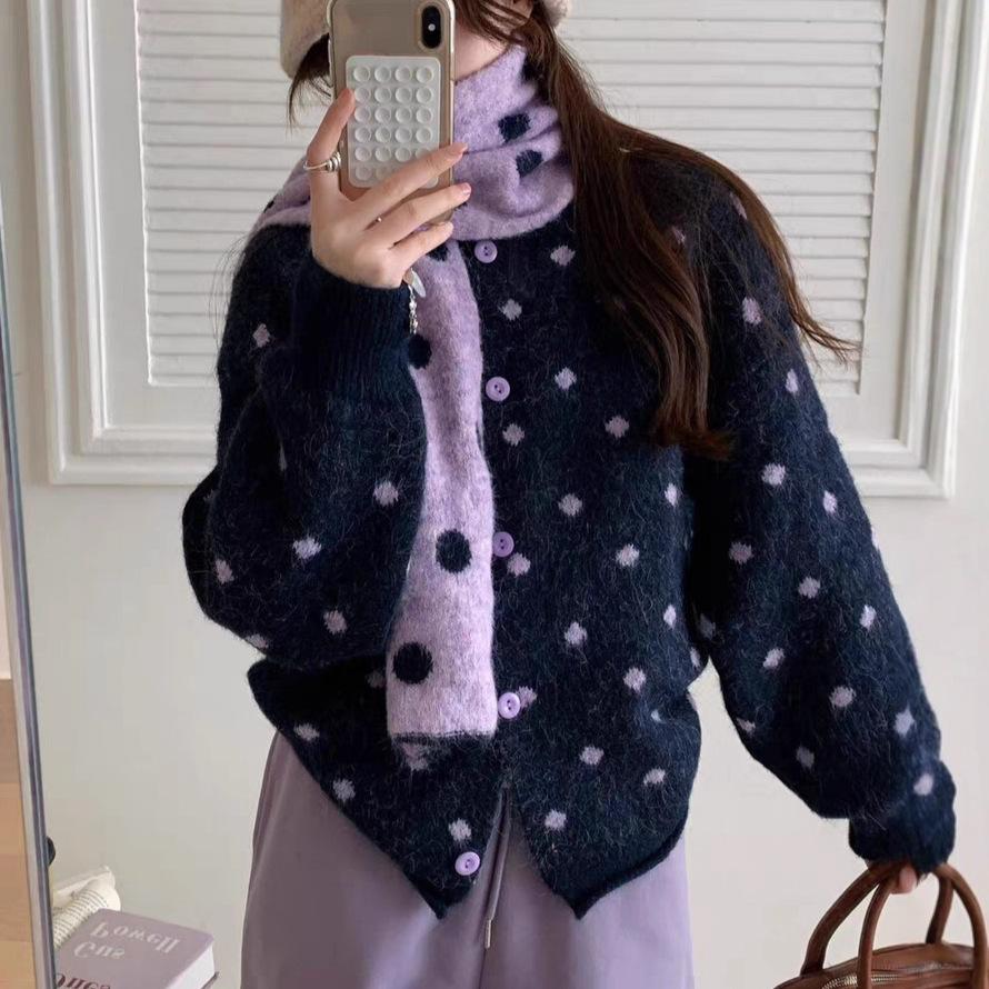 Осень-зима 2025 новый корейский ретро вязаный свитер в горошек с шарфом топ женский дизайн милый и крутой свитер-куртка One size