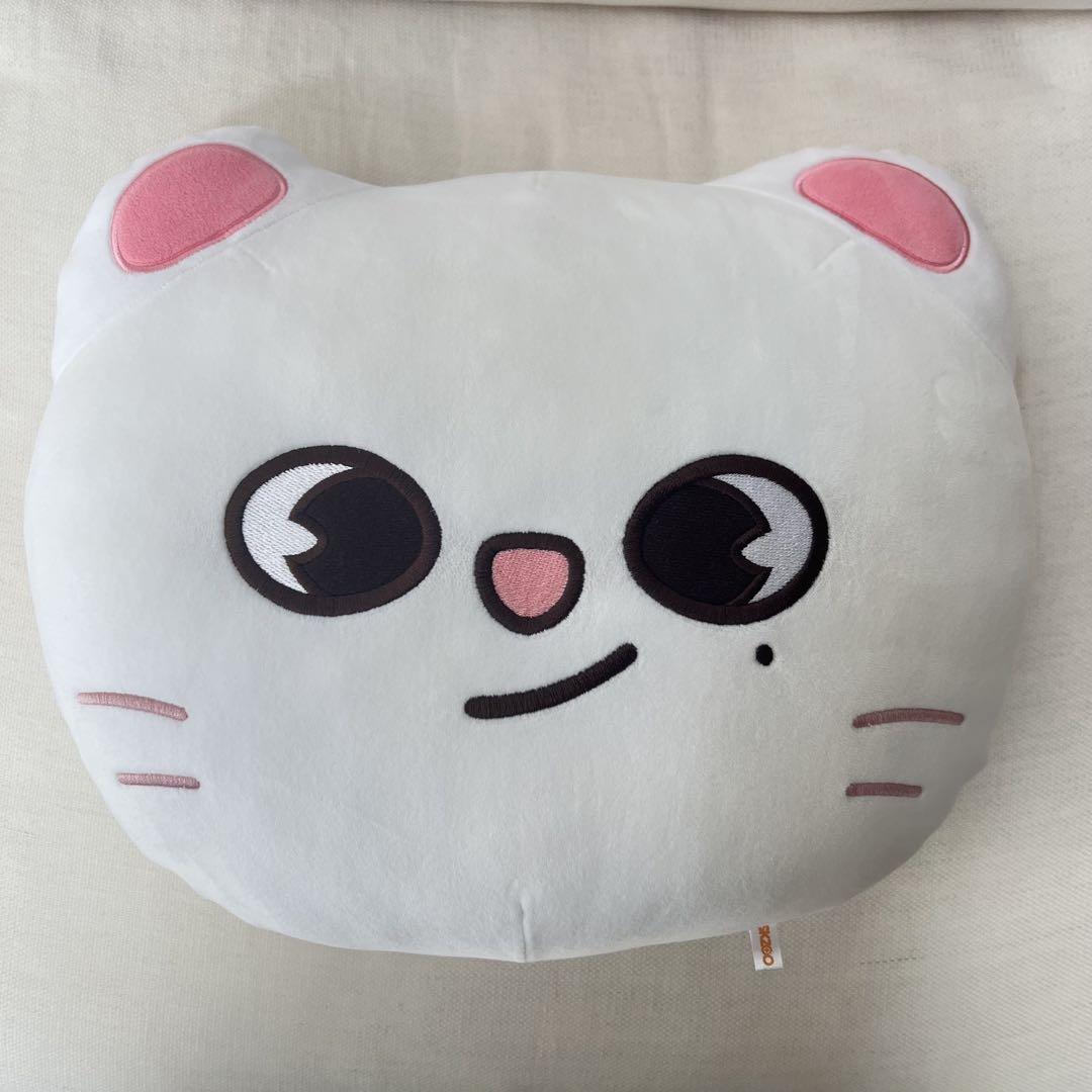 

[USED] straykids skzoo cushion genielet hyunjin