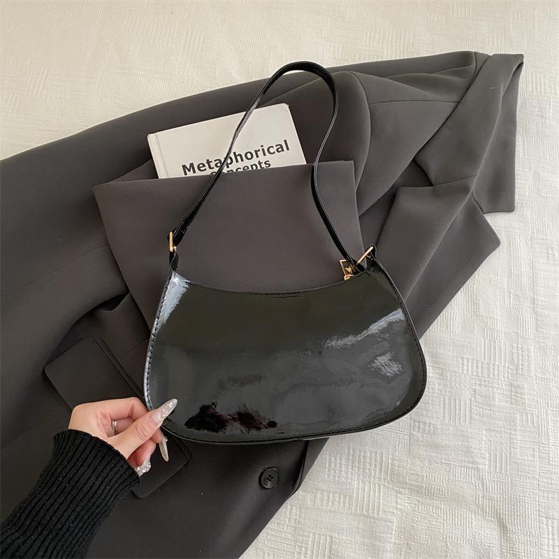 Today's Fashion Shoulder Bag Women's Trend New Versatile Solid Color Gentle Underarm Bag