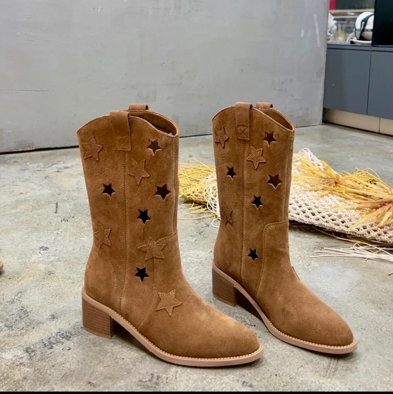 

Роскошные женские сапоги весна/лето 2024 года, короткие сапоги на толстом каблуке, французские винтажные сапоги с заостренным носком в западном стиле 40 коричневый