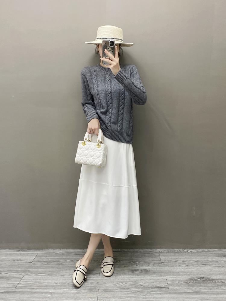 Women's Retro Cashmere Cable Knit Sweater - Round Neck, Loose Fit, Warm & Versatile for Autumn/Winter