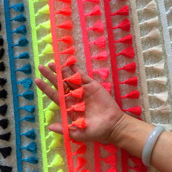 10 yardová krajka se střapcem, šířka 3 cm šicí třásně střapec lemování krajka šňůrka pletená flitr kamínková stuha