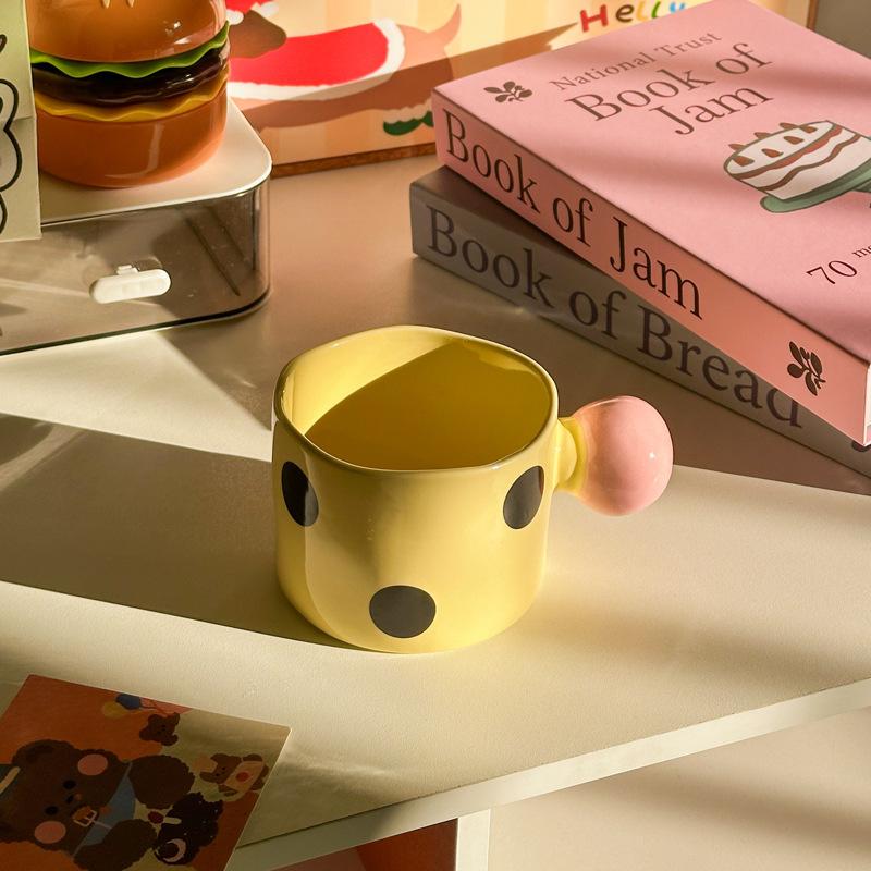 

Milk Huhu coffee cup cute colored polka dot ceramic mug couple milk coffee cup girl birthday gift 301-400ml