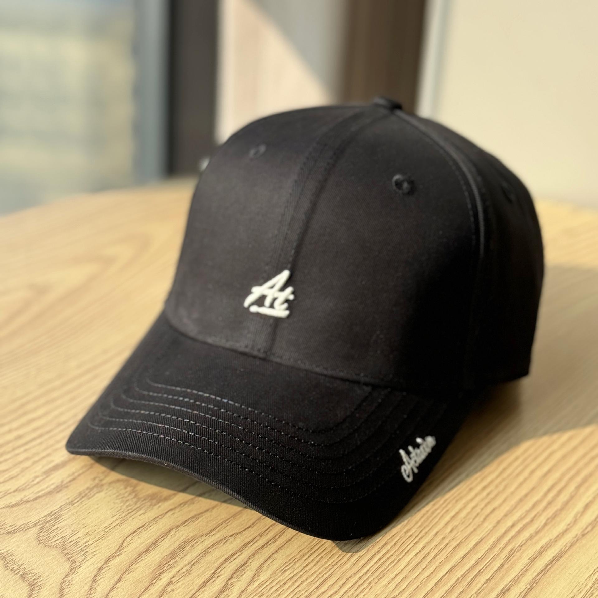

2026New Korean-style three-dimensional embroidered letter hard-top baseball cap for women, enlarged and widened, fashionable and face-slimming Adult54-60Adjustable чёрный