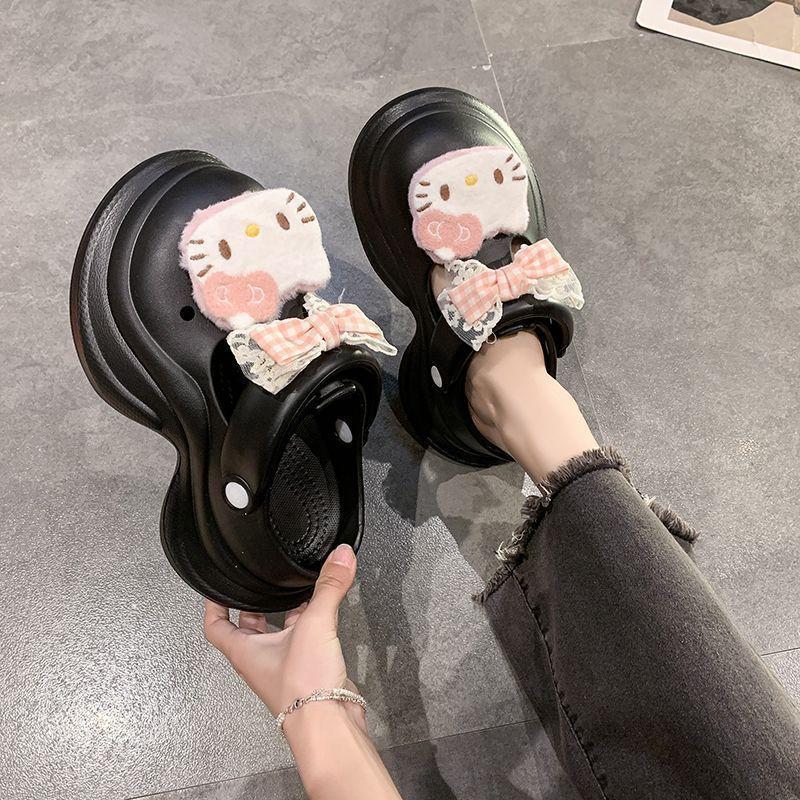 2025 Summer Sweetheart Girl Hello Kitty Hole Shoes Women Super Fire Cute Bag Head Slippers Student Beach Cool Slippers