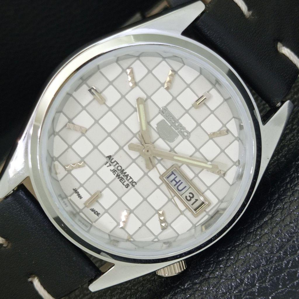 

AUTOMATIC VINTAGE SEIKO 5 REFURBISHED JAPAN MENS WHITE DIAL WATCH a440426-4 Sk-a440426