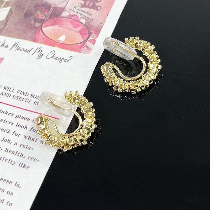 Korean Style Retro Pearl Ear Clip for Women - Mosquito Coil Holder, No Piercing, High-End, Fashionable and Versatile Luxury Earrings