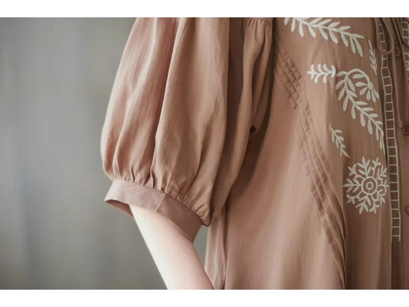 2025 Summer Plus Size Women's Retro Embroidered V-Neck Bell Sleeve Dress