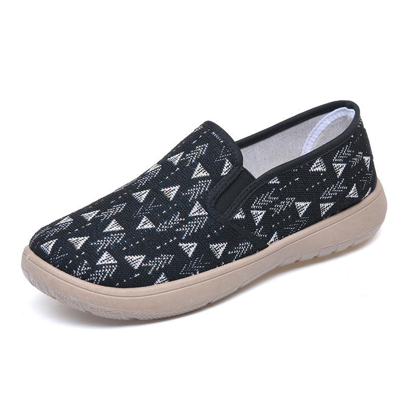Shoes women's spring and summer new flat-soled canvas shoes lazy mother shoes soft-soled cloth shoes women's single shoes