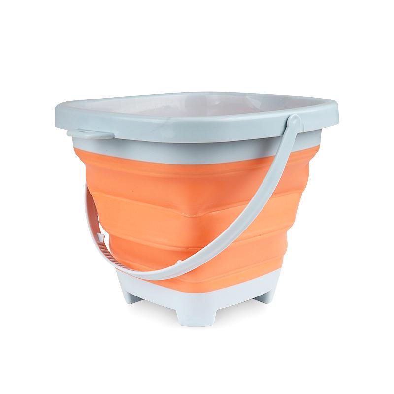 Complete Beach Toy Set: Includes Shovel, Wheelbarrow, Bucket, and Water Toys for Kids' Sand Play at the Seaside.