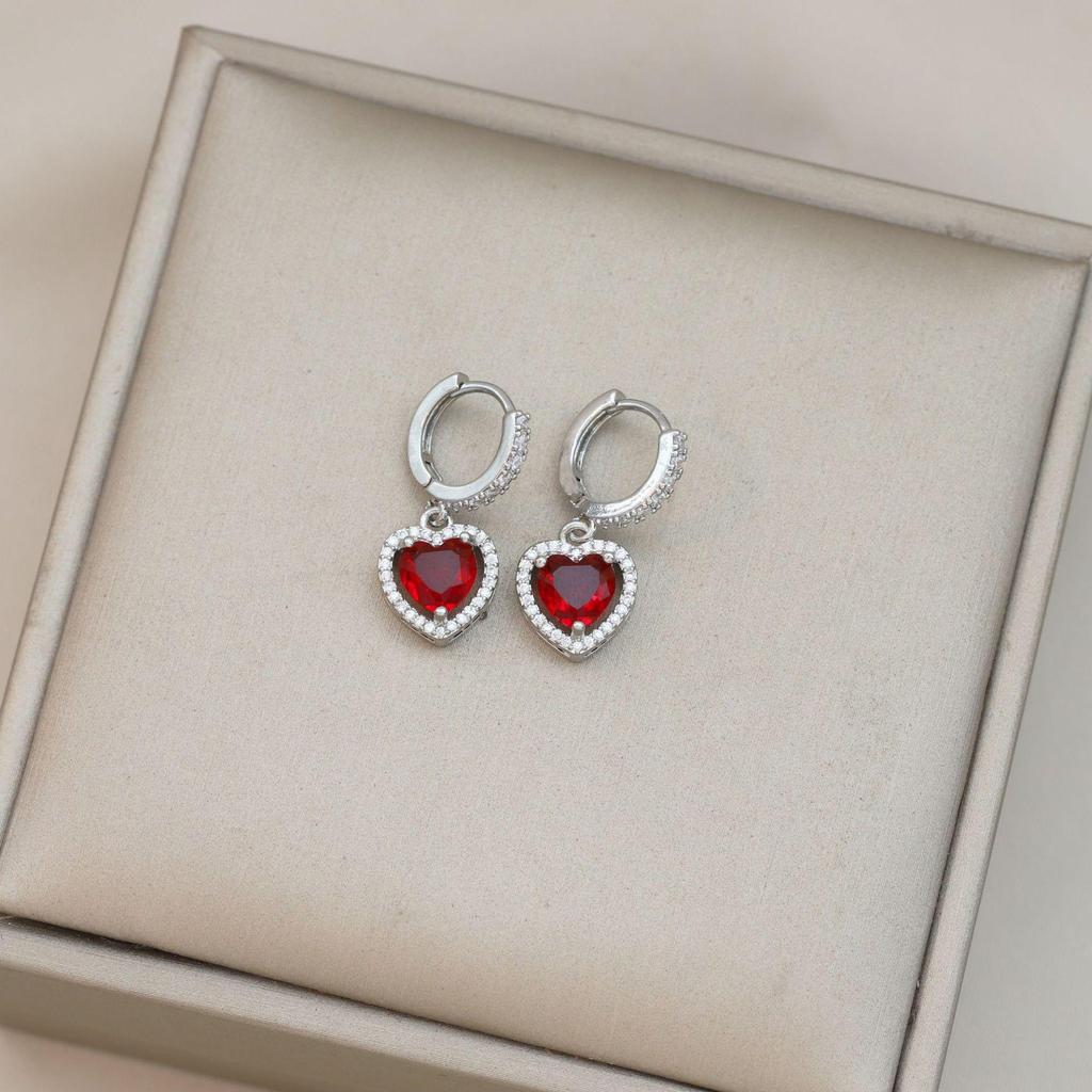 Women's Red Heart Jewelry Set: Necklace, Earrings, and Ear Cuffs - Japanese & Korean Niche Design for Autumn/Winter.