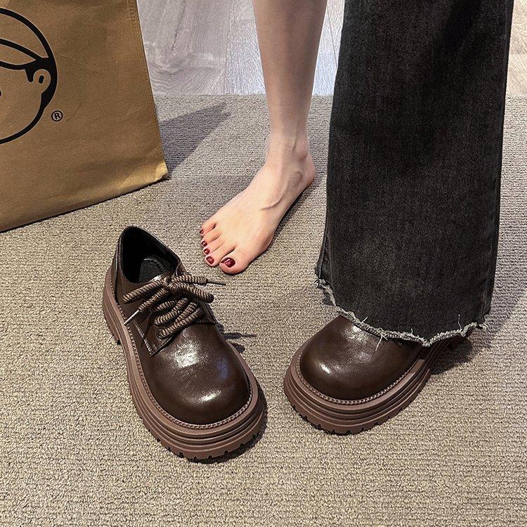 Slipper kleine Lederschuhe Damen Britischer Stil 2025 neu Ein-Pedal Höhenerhöhung braune Plattform jk Einzelschuhe flacher Absatz