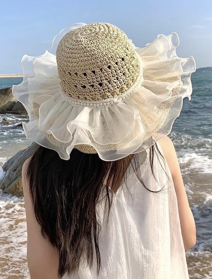 Versatile Women's French Flat-Top Woven Straw Sun Hat for Beach & Travel