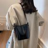 Simple Bag Women's Messenger Bag 2025 New Versatile Bucket Bag Niche Fashion Shoulder Underarm Bag One Piece Delivery