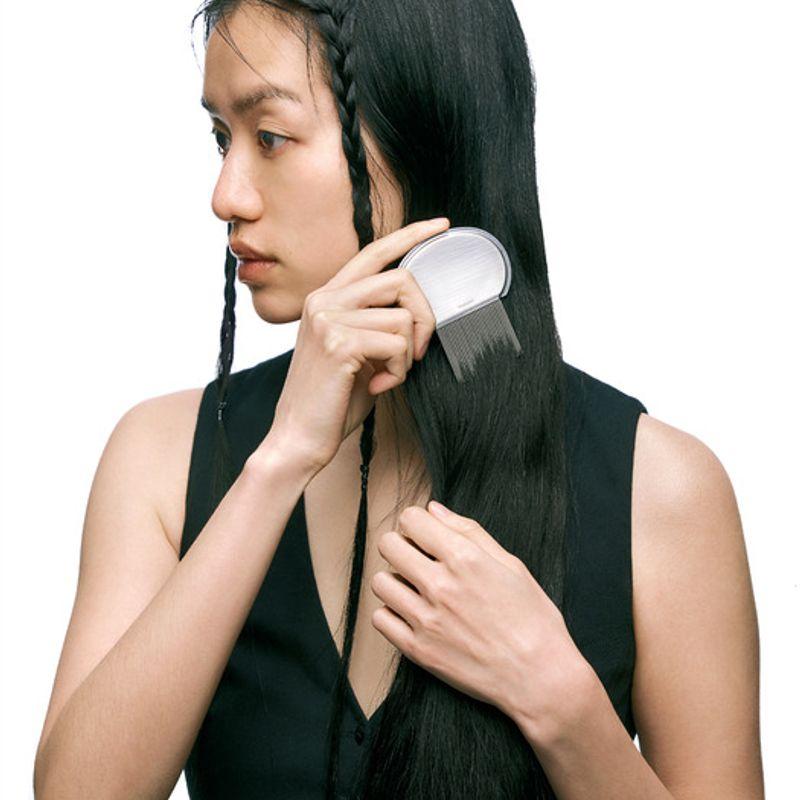 TOAKNET Логотип Портативная расческа (TOAKNET РАСЧЕСКА С ВЕЛЮРОВЫМ МЕШОЧКОМ) SILVER