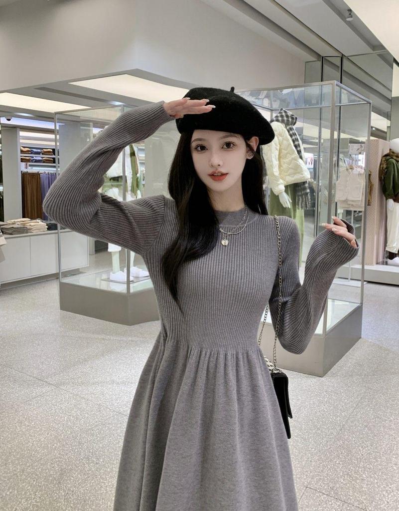 French Red Semi-High Neck Knit Slimming Dress - Long-Sleeved Autumn/Winter Fashion for Women