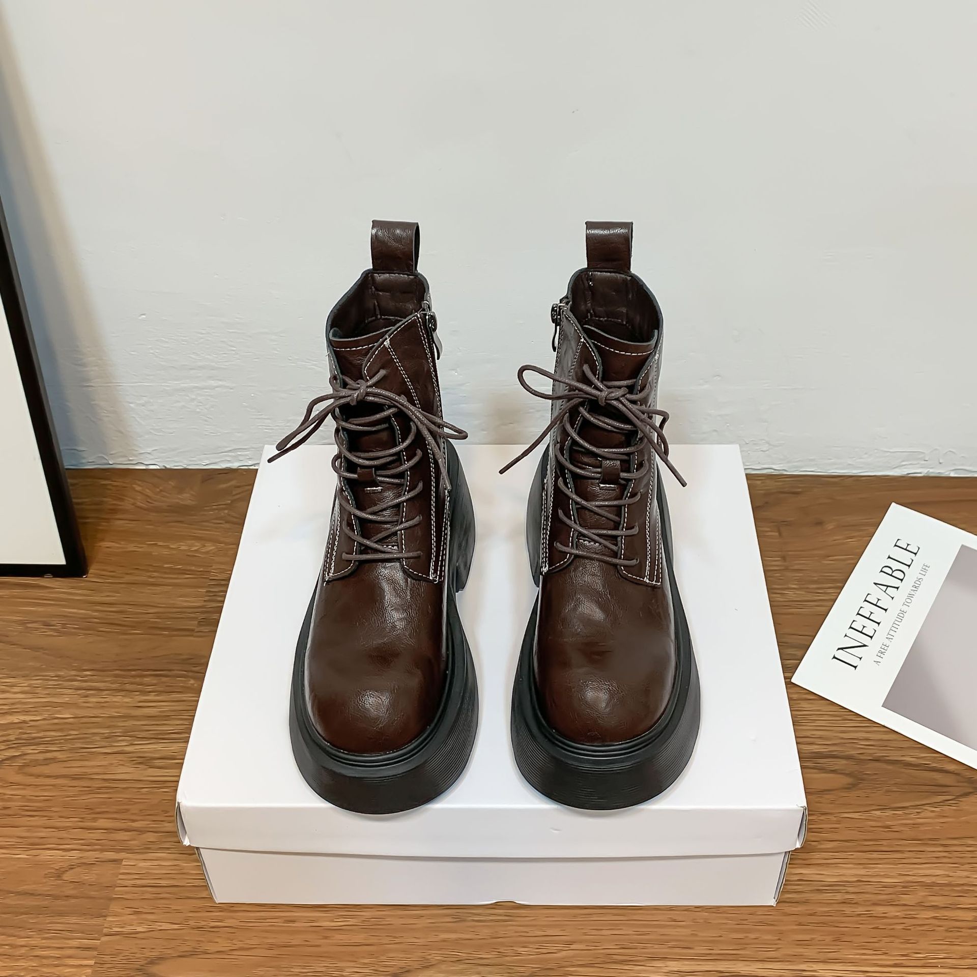 

Маленький человек платформа Мартин ботинки шнуровка спереди британский стиль ретро женские ботинки удобные корейская версия большая голова ботинки-локомотивы 40 коричневый