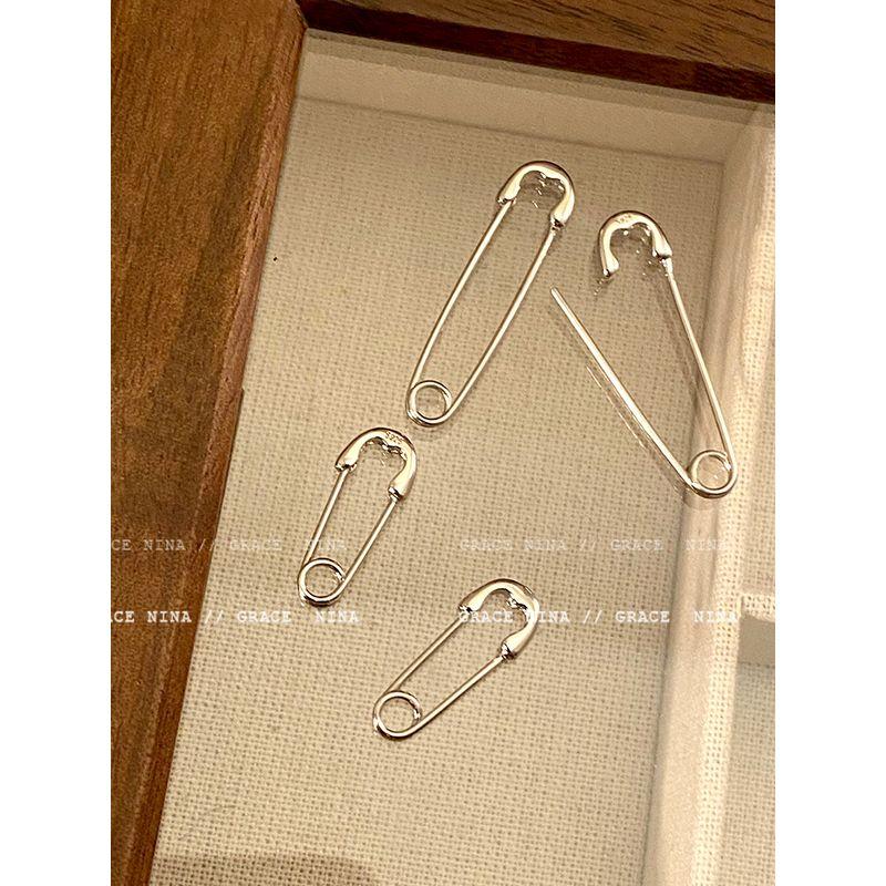 Niche Style Female Stud Earrings Sexy Fall and Winter Pin