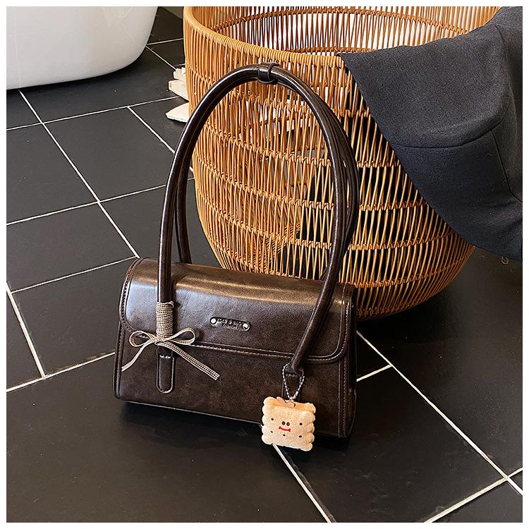 

Niche oil wax leather texture 2025 new versatile simple envelope bag fashion design high-end underarm shoulder bag