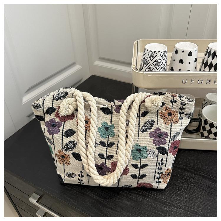 Large Capacity National Style Cloth Bag Women's 2025 New Commuter Tote Bag Ins Embroidered Flower Class Shoulder Bag