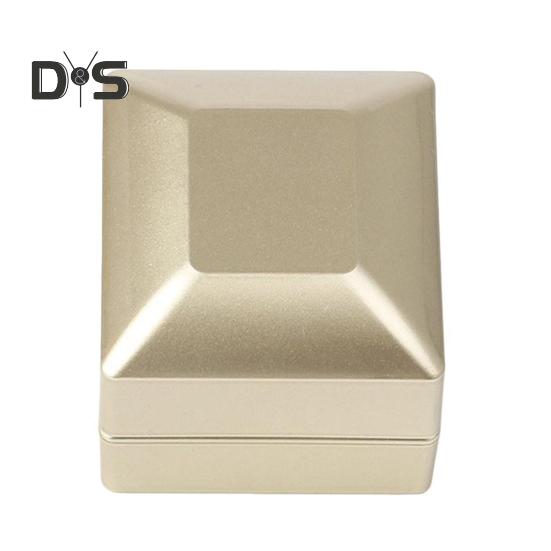 

Коробка для обручальных колец, контейнер для ювелирных изделий со светодиодной подсветкой, магнит для хранения, компактная портативная подарочная коробка для ювелирных изделий, принадлежности для свадебной вечеринки