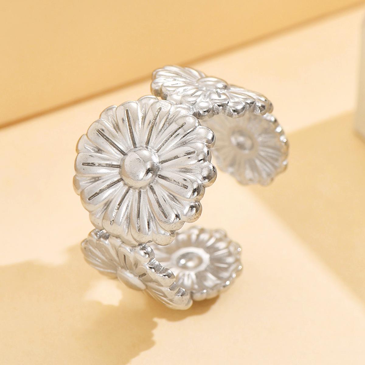 Elegant Wide Band Daisy Open Stainless Steel Ring: Women s Thick Metal Flower Gold Jewelry