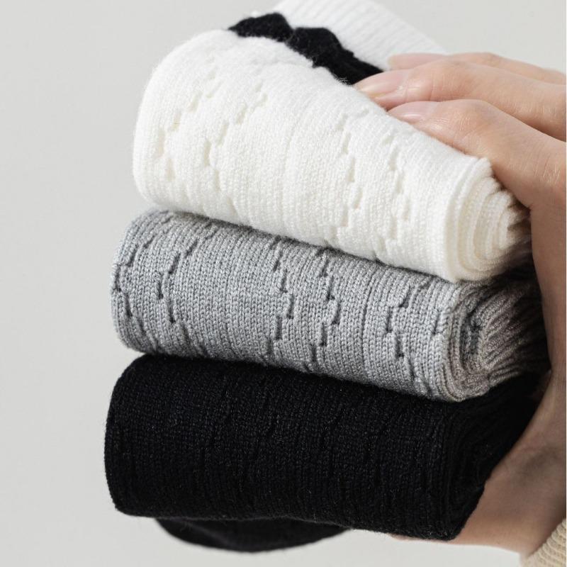 Female Autumn and Winter New Vintage Linen Pattern Lace in The Tube Stack Socks