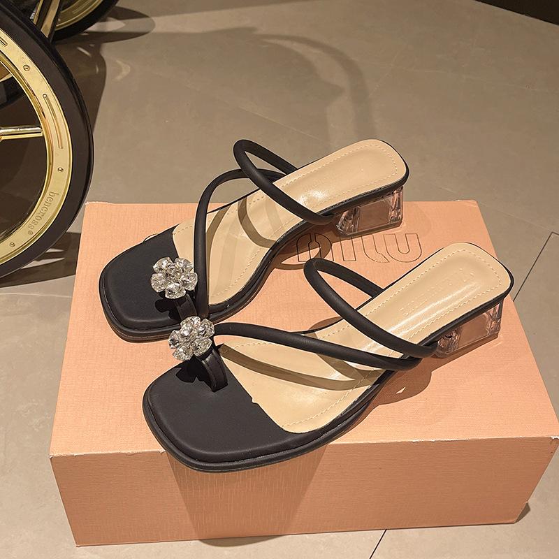 

Fashion Toe slippers for women in summer 2025 new water diamond evening style gentle temperament coarse heel cool mop 35