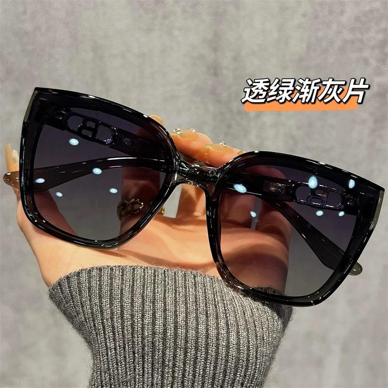 2026 new sunglasses women's high-end large-frame glasses show the face, small frames, UV protection, ultra-light sunglasses