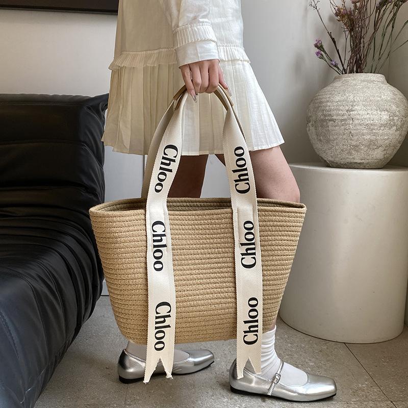 

Woven straw bag women s large capacity 2025 new versatile seaside shoulder bag beach vacation commuter tote bag хаки