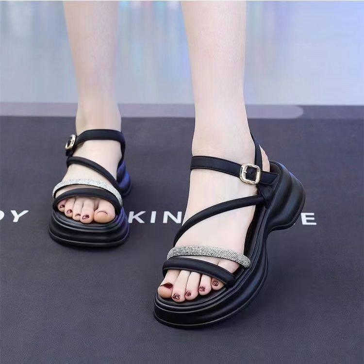 French Small Fragrant Roman Sandals Women's Summer 2025 New Thick-soled Leather Surface Rhinestone One-word Strap with Skirt Beach Shoes